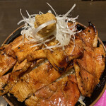 炭焼 豚丼 小豚家 - 