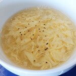 ジュンブレンドキッチン - サラダプレートのスープ
