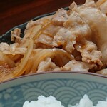 串揚 宜しく - しょうが焼きのアップ。アップすると牛丼みたいに見えてしまうなw 202204