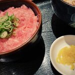 みす美 - 定食の値段は750円。