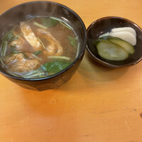 北新地 天富 - 味噌汁と漬物