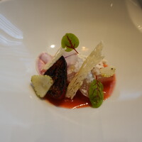 TOKi - 縞鯵と古都華苺のガスパチョ