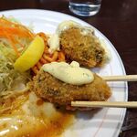 Hambagu No Mise Bea - ミニポークソテー＋カキフライ３個（大盛）1,250円