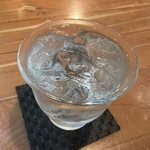 八八 - 焼酎はなみなみに入れてくれる