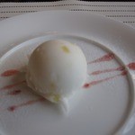 Lａ ｐａｔｉｎａ - 果実のソルベ（リンゴ）