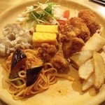 ファーマーズガーデン - 唐揚げ、焼売、春巻き、カキフライ、厚焼き卵、パスタなど