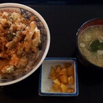 Minatoan - 海鮮かき揚げ天丼+味噌汁