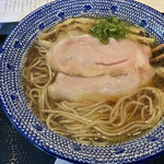 中華そば 無限 - 煮干が中華そばの5倍らしいスープ。