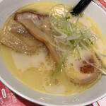 Uobei - 鶏白湯ラーメン