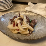 魚立呑み　いそかわ - ホタルイカと新玉のマリネ　330円