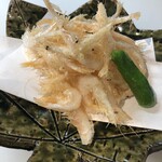 Deep fried white shrimp