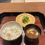 割烹 隆 - お昼のコース９６８０円。銀鱈の土鍋ご飯。西京味噌の風味は柔らかで、脂と旨味が楽しめるご飯です。とーってもたくさんいただきました。明日から頑張ります（笑）