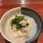 割烹 隆 - お昼のコース９６８０円。北寄貝の稲庭うどん。ツルツルと喉越しの良いうどんと、北寄貝の旨味がマッチしています（╹◡╹）（╹◡╹）