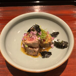 割烹 隆 - お昼のコース９６８０円。マグロ頭肉の炙り。絶妙な火入れと仕上がりです（╹◡╹）（╹◡╹）