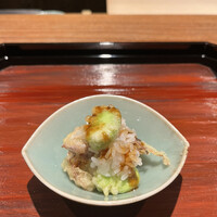 割烹 隆 - お昼のコース９６８０円。蛍烏賊と空豆の飯蒸し。面白い飯蒸しですが、香ばしさも加わり、蛍烏賊の旨味も楽しめます（╹◡╹）（╹◡╹）