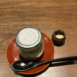 割烹 隆 - お昼のコース９６８０円。抹茶プリン。さりげなくお店のロゴが入った自家製プリンです。柔らかいタイプのものですが、とても美味しかったです（╹◡╹）