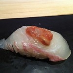 ささき - 平目に鯛の酒盗乗せ