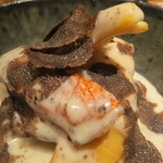 神保町 傳 - 金目鯛と海老芋、筍 豆乳とトリュフのソースで 黒トリュフを散らして1
