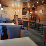 ブラジレイロ - 店内（2階）。珍しく、誰もいないですね。
