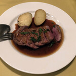 オステリア・ろじえ - 津軽鴨のロースト マデラ酒のソース2,080円