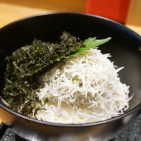 お料理 とみやま - 釜揚げしらす丼