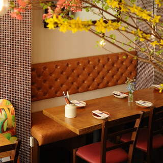 屋根裏のパリ食堂