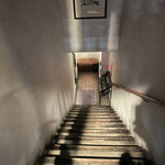 トゥジュール デビュテ - お店への階段