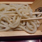 Bandou Tarou - 貫太郎うどん（300ｇ）1045円　麺アップ
