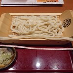 Bandou Tarou - 貫太郎うどん（300ｇ）1045円　麺の長さ60cmオーバー