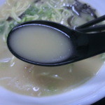 自家製麺 製麺王 - 鶏ガラ豚骨は分かるけど中華の味も、くせになる旨いスープだわ