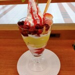 ミルク&パフェ よつ葉ホワイトコージ - 