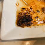 九麗瑠 - 自家製の辣油を肉に絡めながら食べるのも良し。