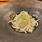 こにし家 - 琵琶湖産の氷魚の釜揚げ、水前寺川海苔