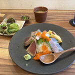お出汁とお魚 スズノネ - 海鮮丼1100円