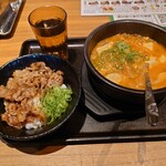 カルビ丼とスン豆腐専門店 韓丼 - カルビ丼ミニ牛すじスンセット
