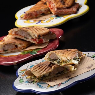 ソロ ピッツァ ナポレターナ ダ ドン アドルフォ_1