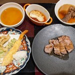 アサヤ ガーデン - 夕食ビュッフェ（一例）天ぷら、ステーキ