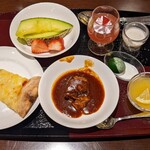 アサヤ ガーデン - 夕食ビュッフェ（一例）ビーフシチュー、ピザ、デザート多数