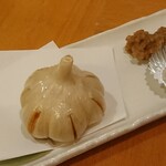 海鮮居酒家 和み家 - にんにく丸揚げ 480円