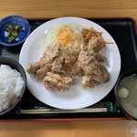 Umekomachi - サービス唐揚げ定食 ¥600