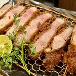 とんかつ マンジェ - TOKYO-Xのリブロース✨ロースは厚みが神です笑