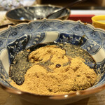 くろぎ - つくりたてのわらび餅、こちらも自家製の黒蜜をかけて。やわはは～い♡