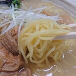 Motsunoya - 麺は中細麺