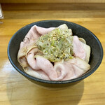 麺屋 しん蔵 - チャーシュー丼 300円