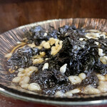 Tamagawa - たっぷりのばら海苔。そばつゆに浸すと風味が広がります