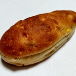 パンと料理とお菓子の店 tonttu - 焼きとうもろこしパン