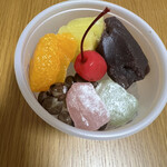 三陽食品 - あんみつ。蜜をかける前。結構ボリュームがある。