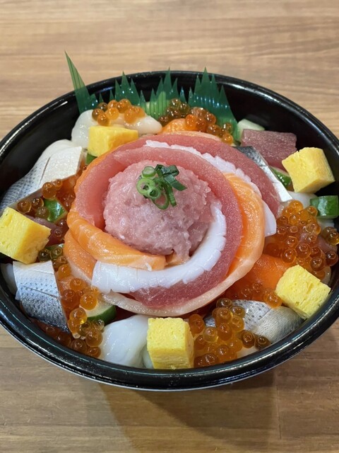 魚丼 西区名駅二丁目店 - 亀島/海鮮丼 | 食べログ