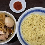 中華そば べんてん - つけ麺並、メンマ&チャーシュー、味付玉子、辛味別皿