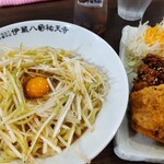 打ち立て中華そば 伊蔵八 - 釜玉 500円、唐揚げ(3個) 600円